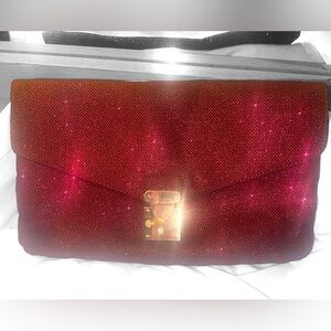 SUPER HAWT HOT PINK CLUTCH!!